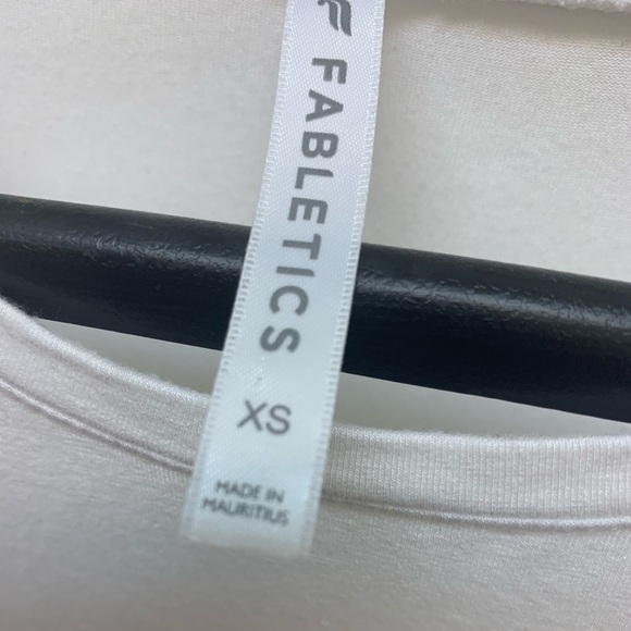 Fabletics cute top. - Picture 3 of 3